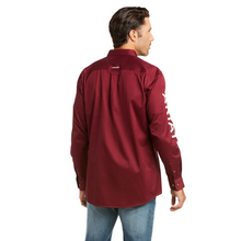 Load image into Gallery viewer, Ariat Men&#39;s Team Logo Fitted Shirt (Wine) 10034233