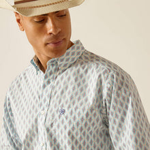 Load image into Gallery viewer, Ariat Men&#39;s Kendrick Fitted Button Down Shirt (White) 10048409