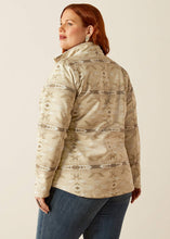 Load image into Gallery viewer, Ariat Women&#39;s New Team Softshell Print Jacket (Sand) 10054911