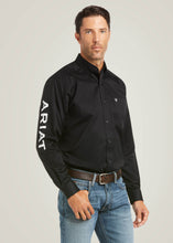 Load image into Gallery viewer, Ariat Men&#39;s Team Logo Twill Fitted Button Down Shirt (Black) 10034231