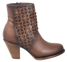 Load image into Gallery viewer, Silverton Reese All Leather Round Toe Short Boots (Brown)